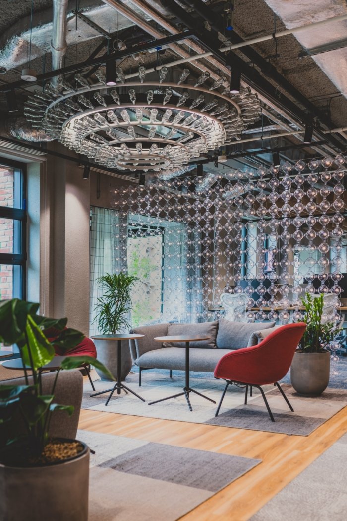 百事可乐波兰办事处 by MIXD