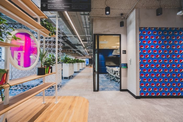 百事可乐波兰办事处 by MIXD