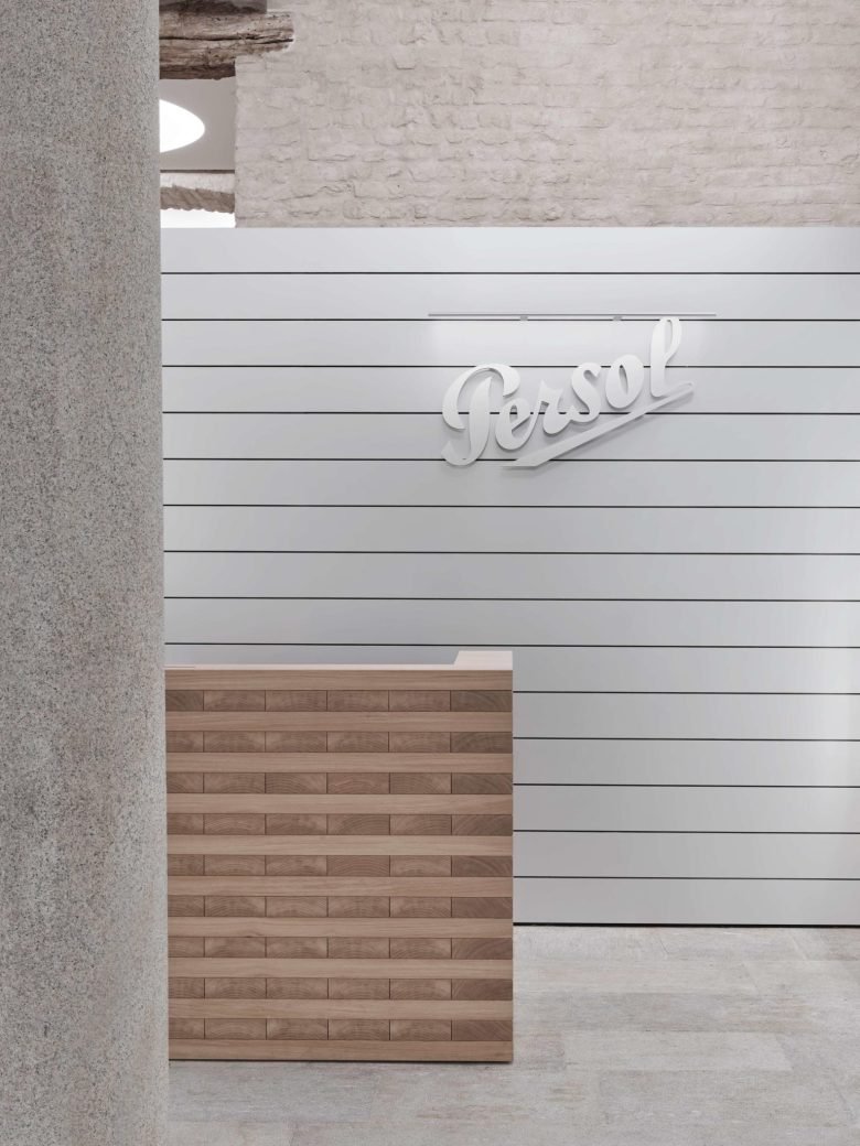 Persol 商店由 David Chipperfield Architects 设计