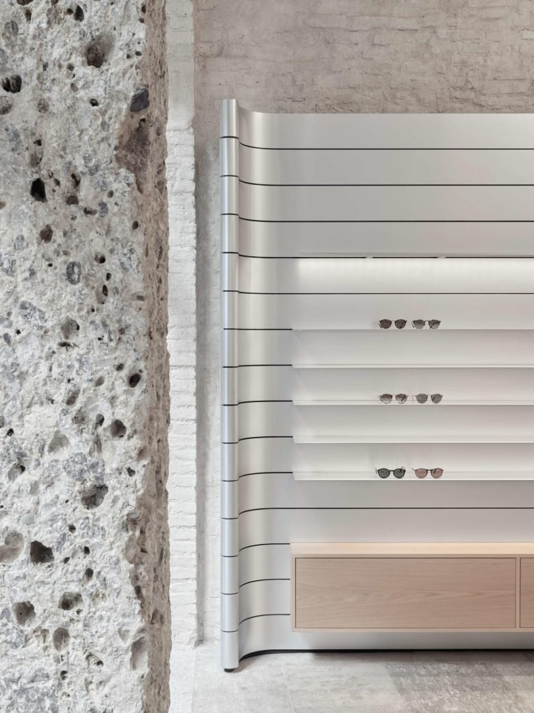 Persol 商店由 David Chipperfield Architects 设计