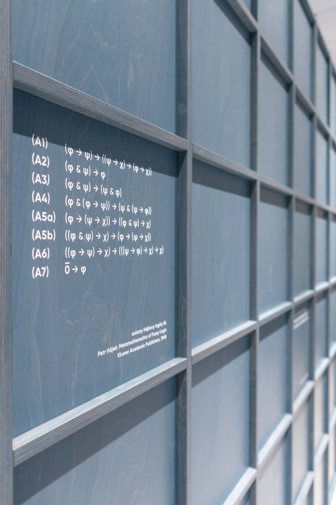 Petr Hajek 的图书馆 by Studio COSMO