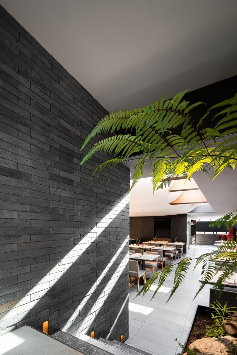 Huda 餐厅主店 by IN.X Design