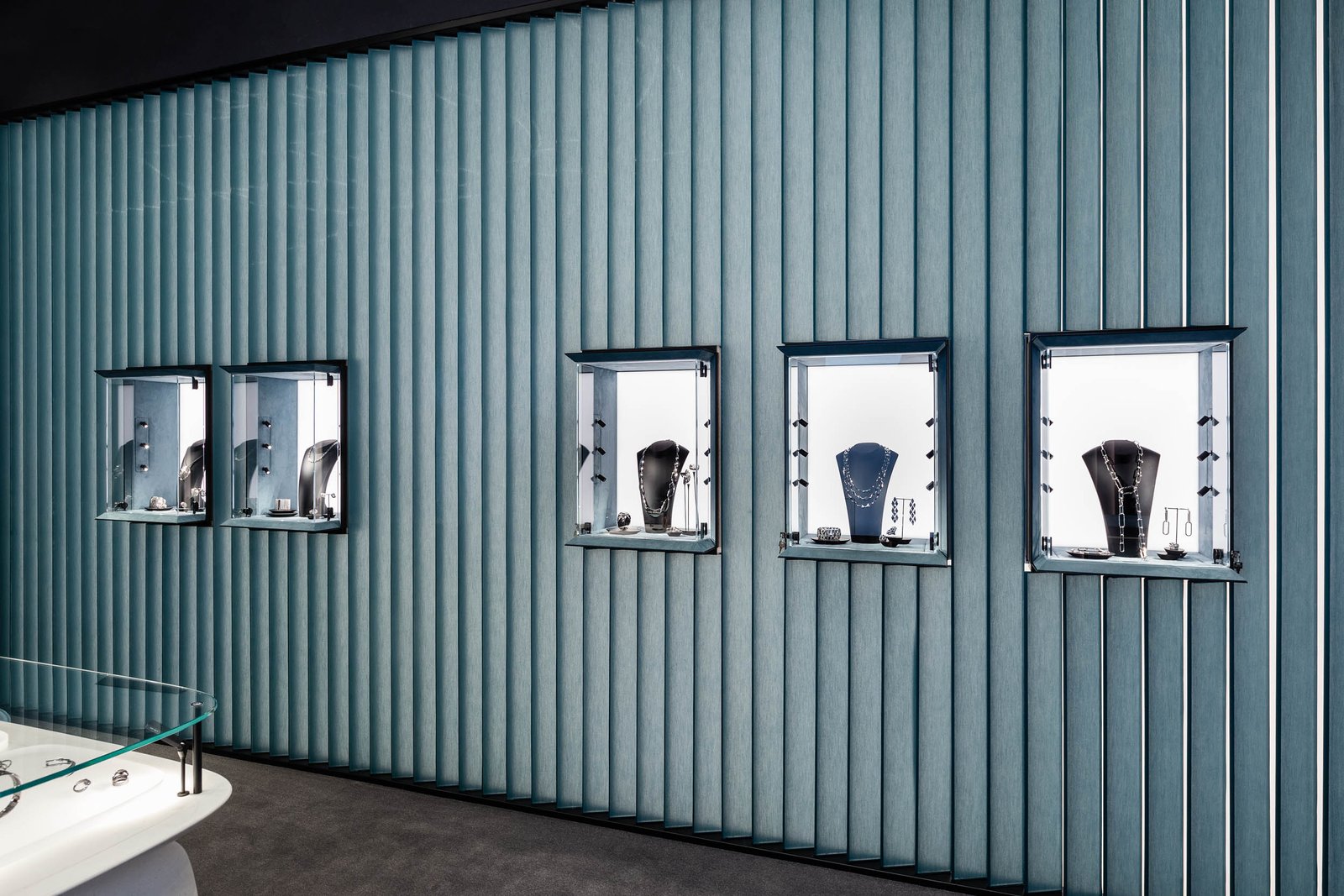 米兰“QUADRILATERO DELLA MODA”的 PIANEGONDA 精品店