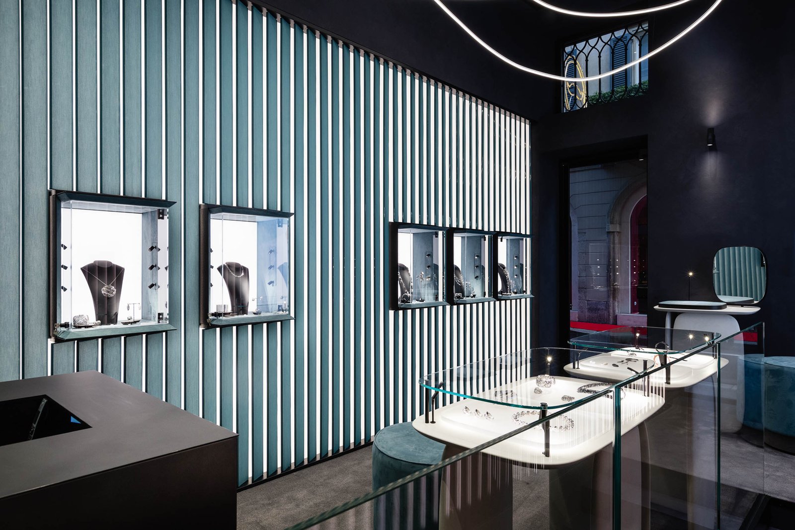 米兰“QUADRILATERO DELLA MODA”的 PIANEGONDA 精品店