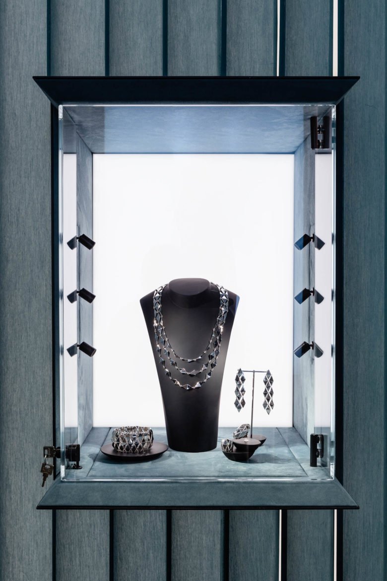 米兰“QUADRILATERO DELLA MODA”的 PIANEGONDA 精品店