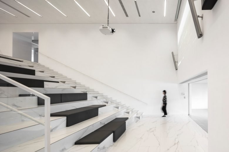 屏东公共图书馆 / Mayu Architects