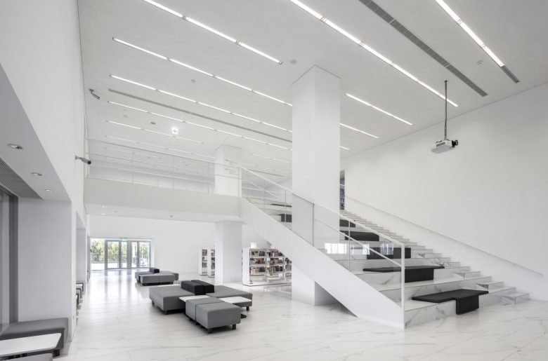 屏东公共图书馆 / Mayu Architects