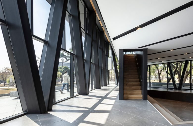 屏东公共图书馆 / Mayu Architects