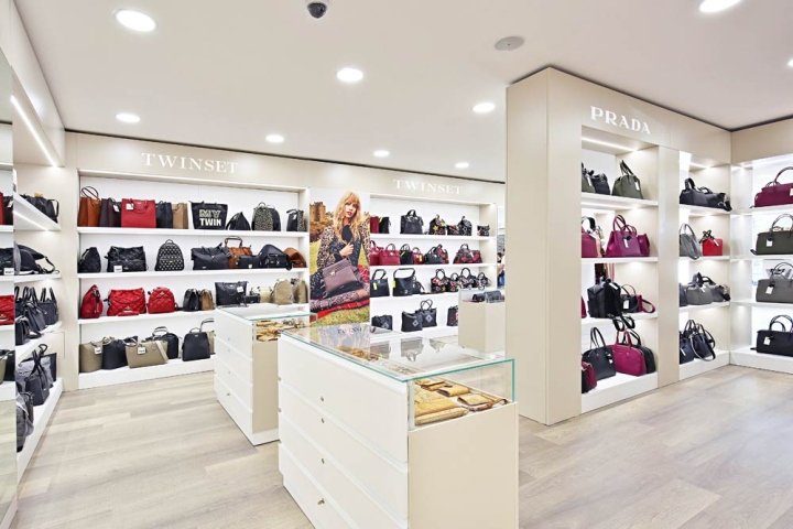 Pink Pelletteria by Effe Arredamenti,巴斯蒂亚乌姆布拉 / 佩鲁贾 – 意大利 Pink Pelletteria by Effe Arredamenti,巴斯蒂亚乌姆布拉 / 佩鲁贾 – 意大利