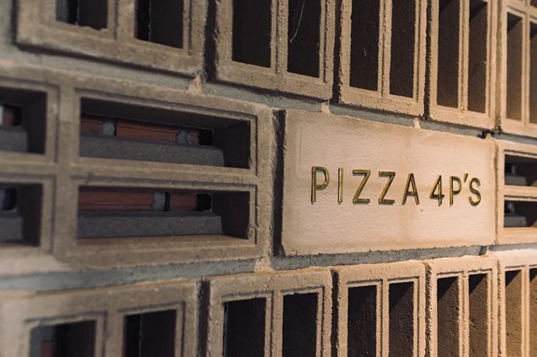 红色设计的披萨 4P