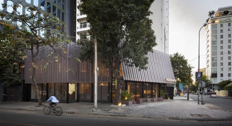 Pizza 4p’s 餐厅金边 / Bloom Architecture Pizza 4p’s 餐厅金边 / Bloom Architecture