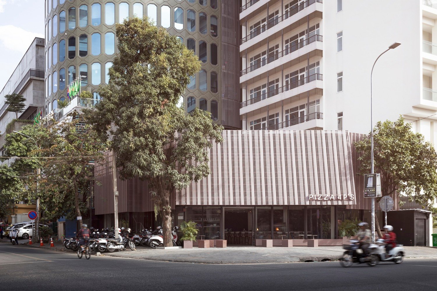 Pizza 4p’s 餐厅金边 / Bloom Architecture Pizza 4p’s 餐厅金边 / Bloom Architecture