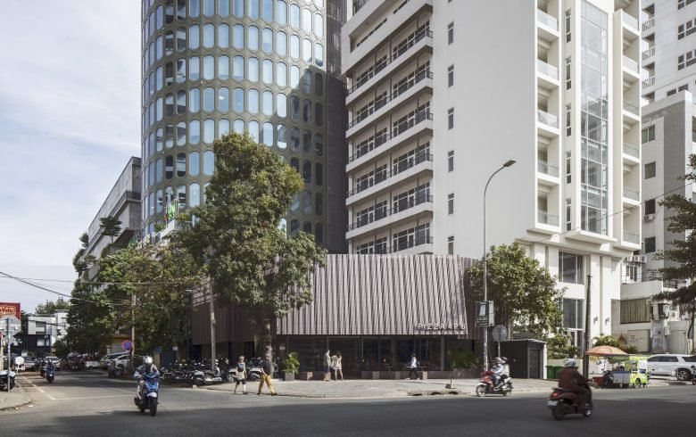 Pizza 4p’s 餐厅金边 / Bloom Architecture Pizza 4p’s 餐厅金边 / Bloom Architecture