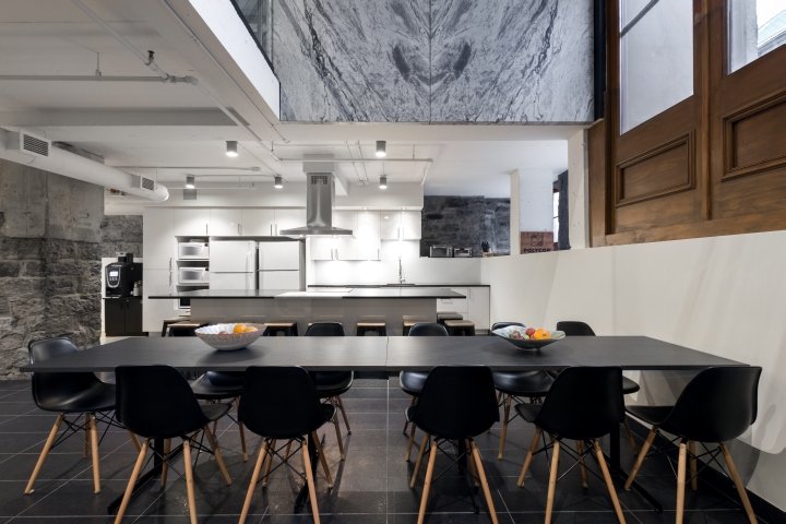 Polycor 办公室由 Étienne Bernier Architecte 设计，加拿大魁北克市