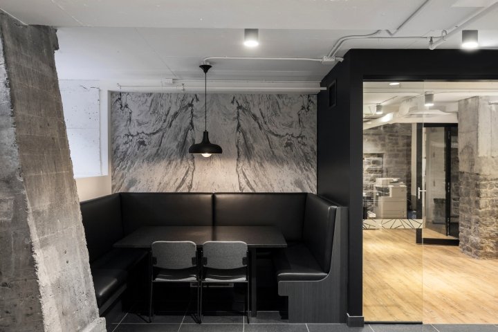 Polycor 办公室由 Étienne Bernier Architecte 设计，加拿大魁北克市