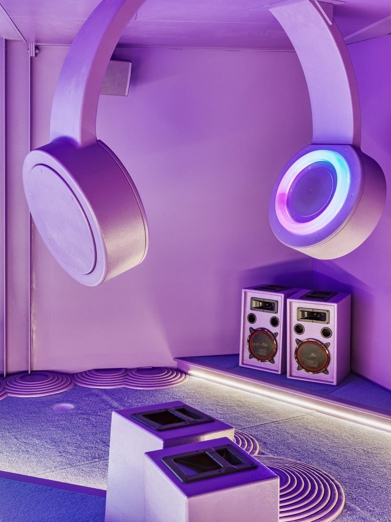 由 Zachary Pulman Design Studio 设计的 Pop Golf 迷你高尔夫球场