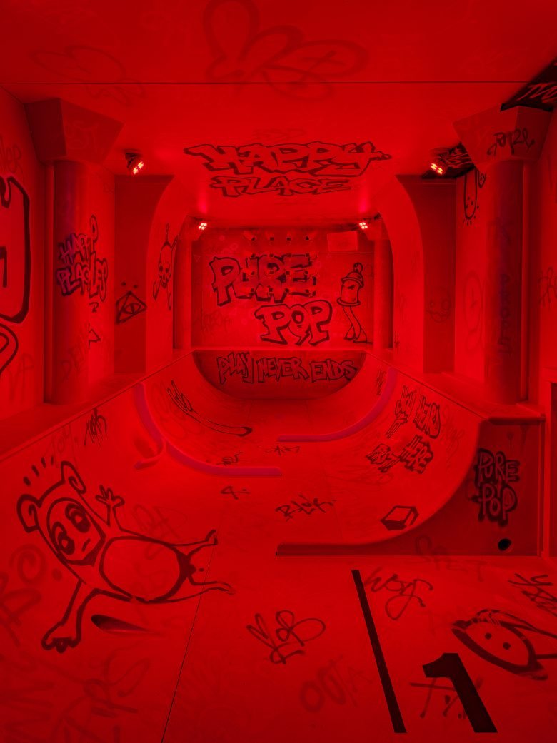 由 Zachary Pulman Design Studio 设计的 Pop Golf 迷你高尔夫球场