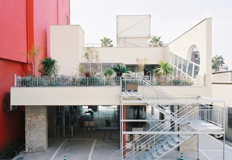 由 Schemata Architects 设计的便携式商店