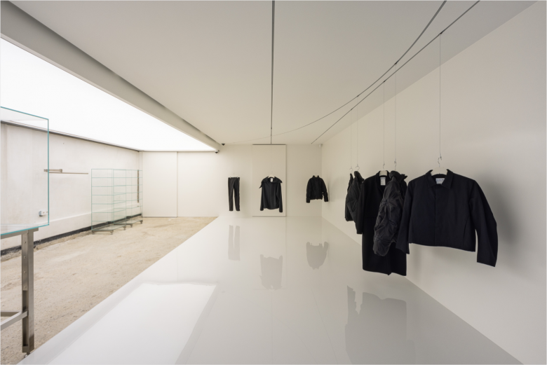 由 Creative Studio Unravel 制作的 Post Archive Faction 商店