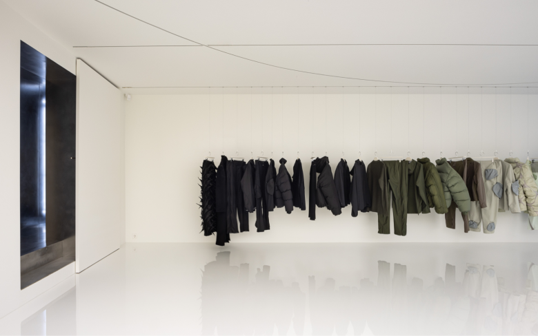 由 Creative Studio Unravel 制作的 Post Archive Faction 商店