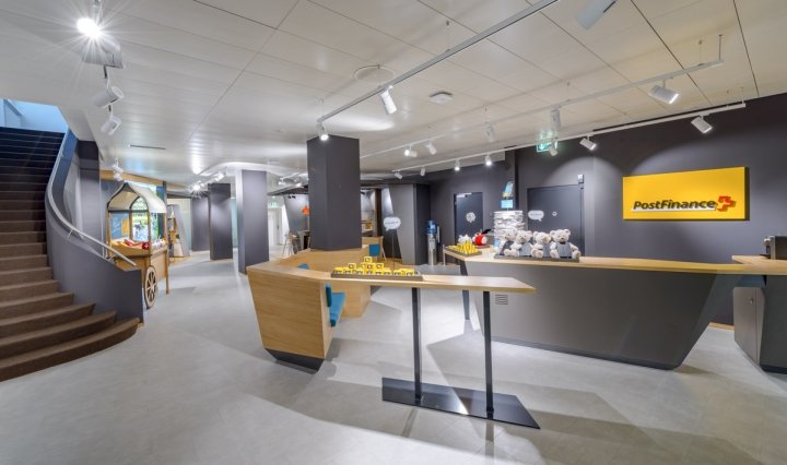 PostFinance 由 Instinct Lab 和 hartmannvonsiebenthal 设计，瑞士