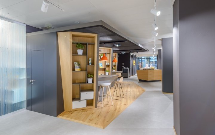 PostFinance 由 Instinct Lab 和 hartmannvonsiebenthal 设计，瑞士