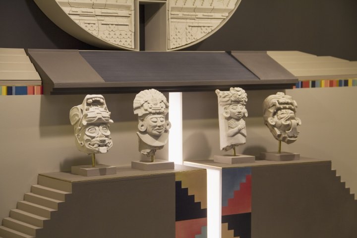 西班牙巴塞罗那 La Turbina 的前哥伦布旅游橱窗展示 西班牙巴塞罗那 La Turbina 的前哥伦布旅游橱窗展示