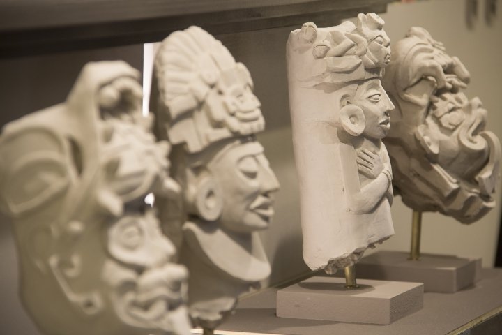 西班牙巴塞罗那 La Turbina 的前哥伦布旅游橱窗展示 西班牙巴塞罗那 La Turbina 的前哥伦布旅游橱窗展示