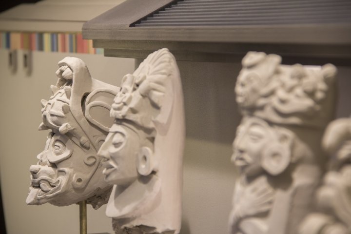 西班牙巴塞罗那 La Turbina 的前哥伦布旅游橱窗展示 西班牙巴塞罗那 La Turbina 的前哥伦布旅游橱窗展示