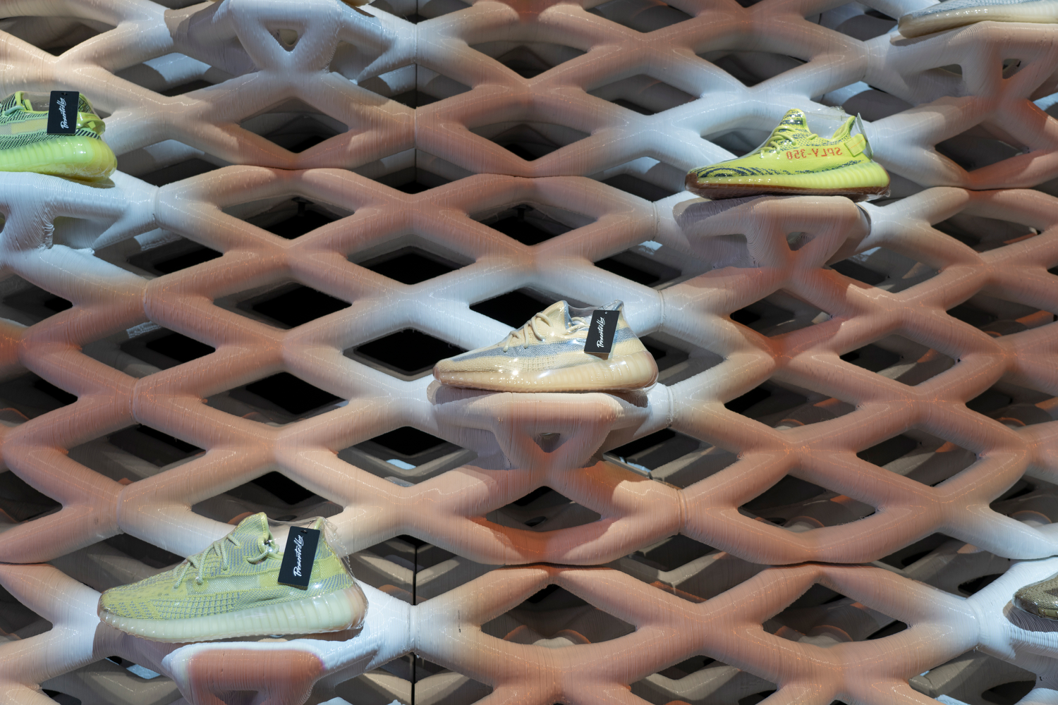 由外部参考店中店提供