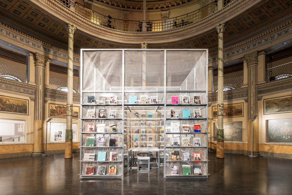 SET Architects 设计的 Press Box 安装