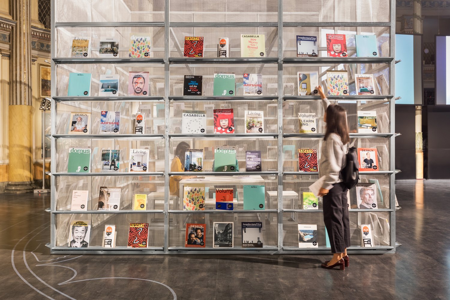 SET Architects 设计的 Press Box 安装