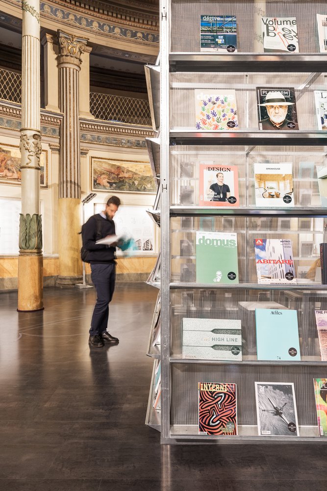 SET Architects 设计的 Press Box 安装