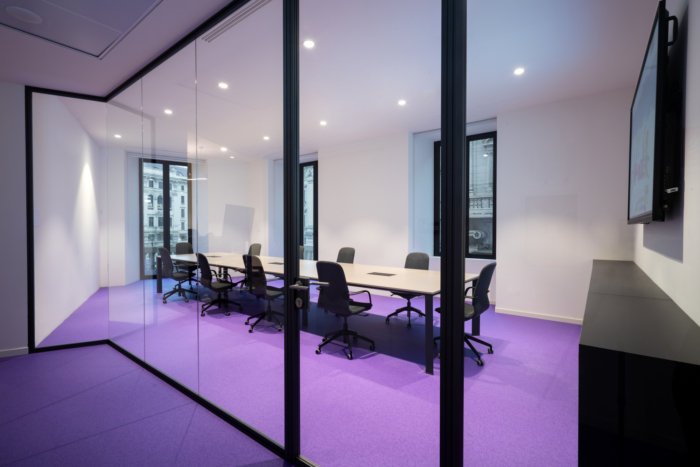 Prima Assicurazioni 办公室由 Progetto 设计与建造