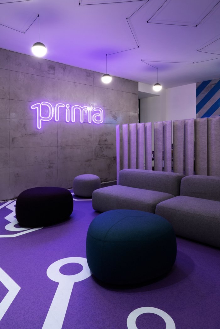 Prima Assicurazioni 办公室由 Progetto 设计与建造