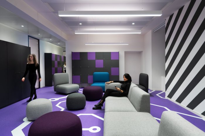 Prima Assicurazioni 办公室由 Progetto 设计与建造