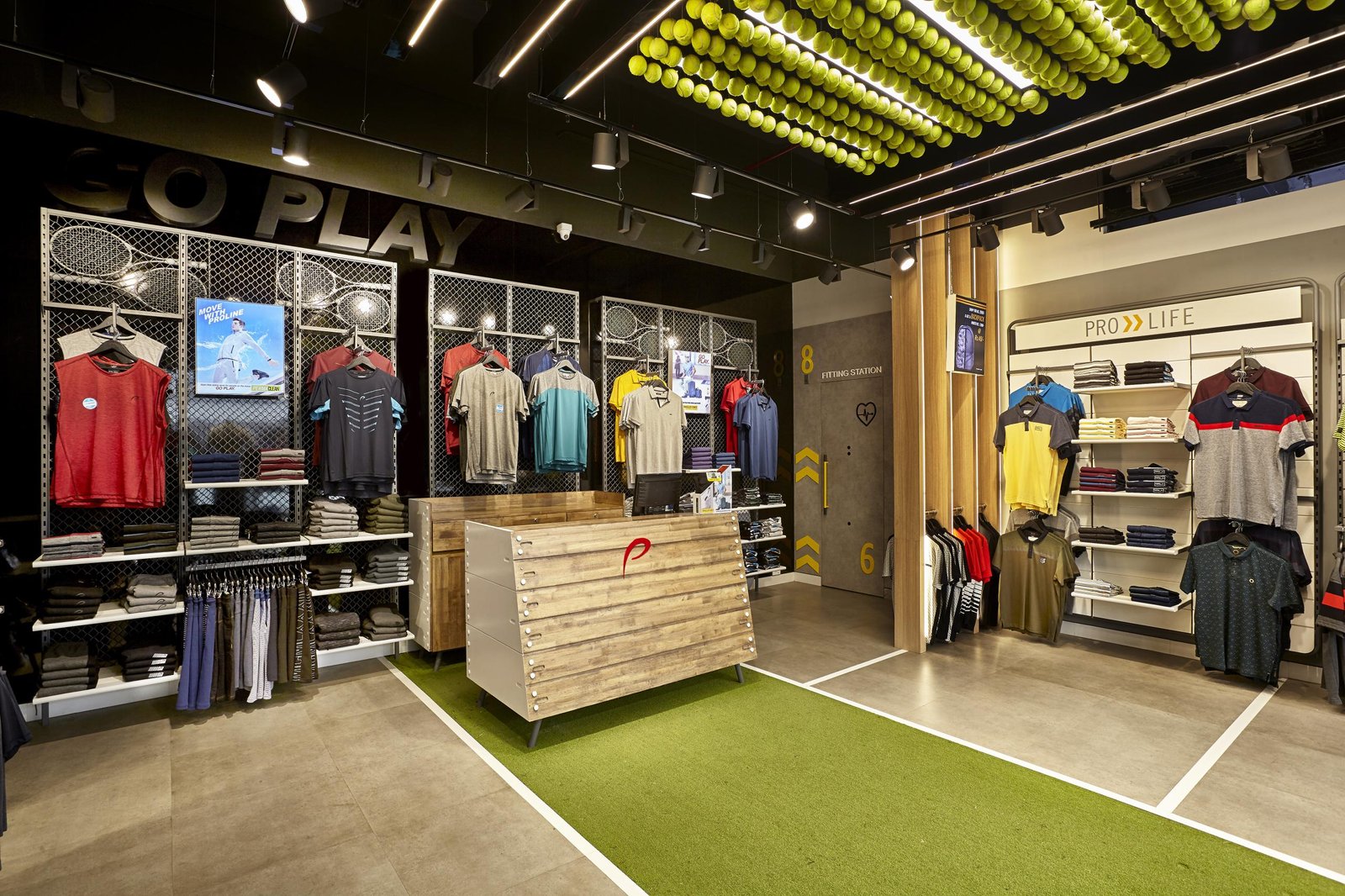 脯氨酸 | 地点：印度孟买 | 尺寸：800 平方英尺