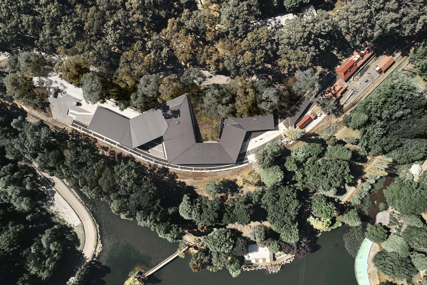 普芬比利湖畔游客中心 TERROIR