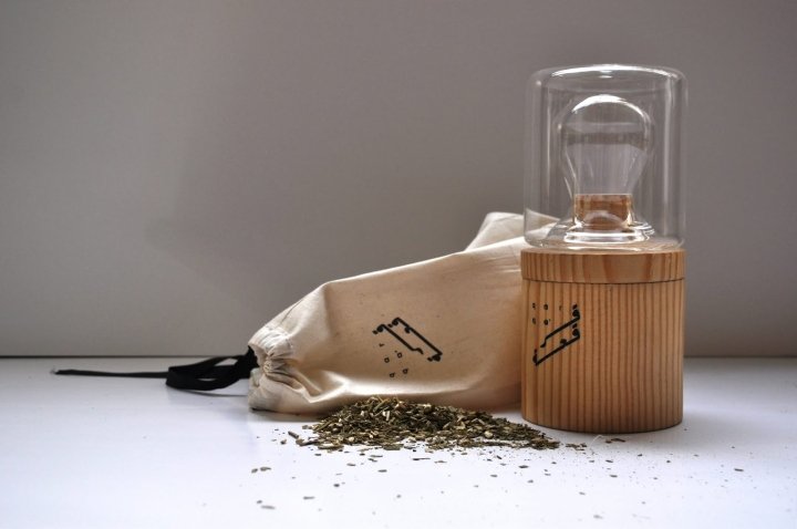 Qarqa 的包装由 Yasmina Rasamny 设计