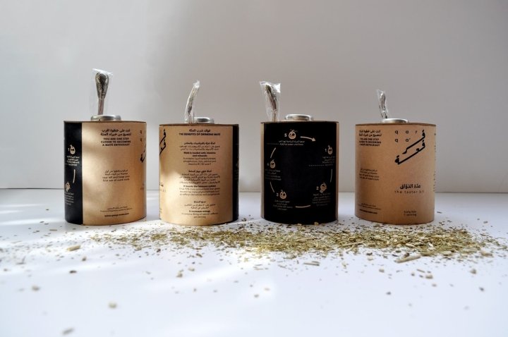 Qarqa 的包装由 Yasmina Rasamny 设计