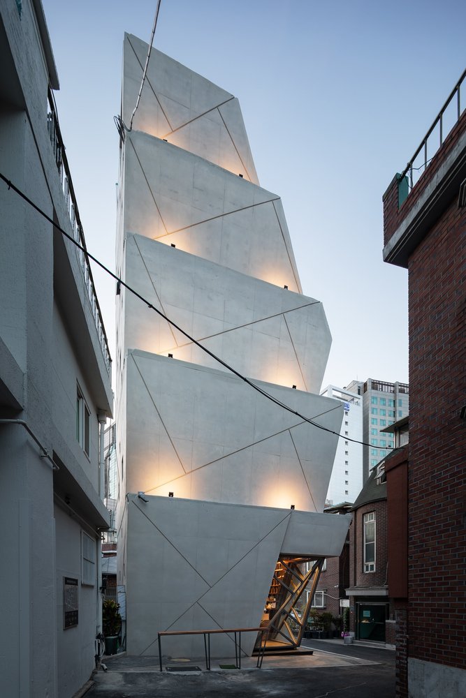 Moon Hoon 设计的 Queens Bucket 公司大楼