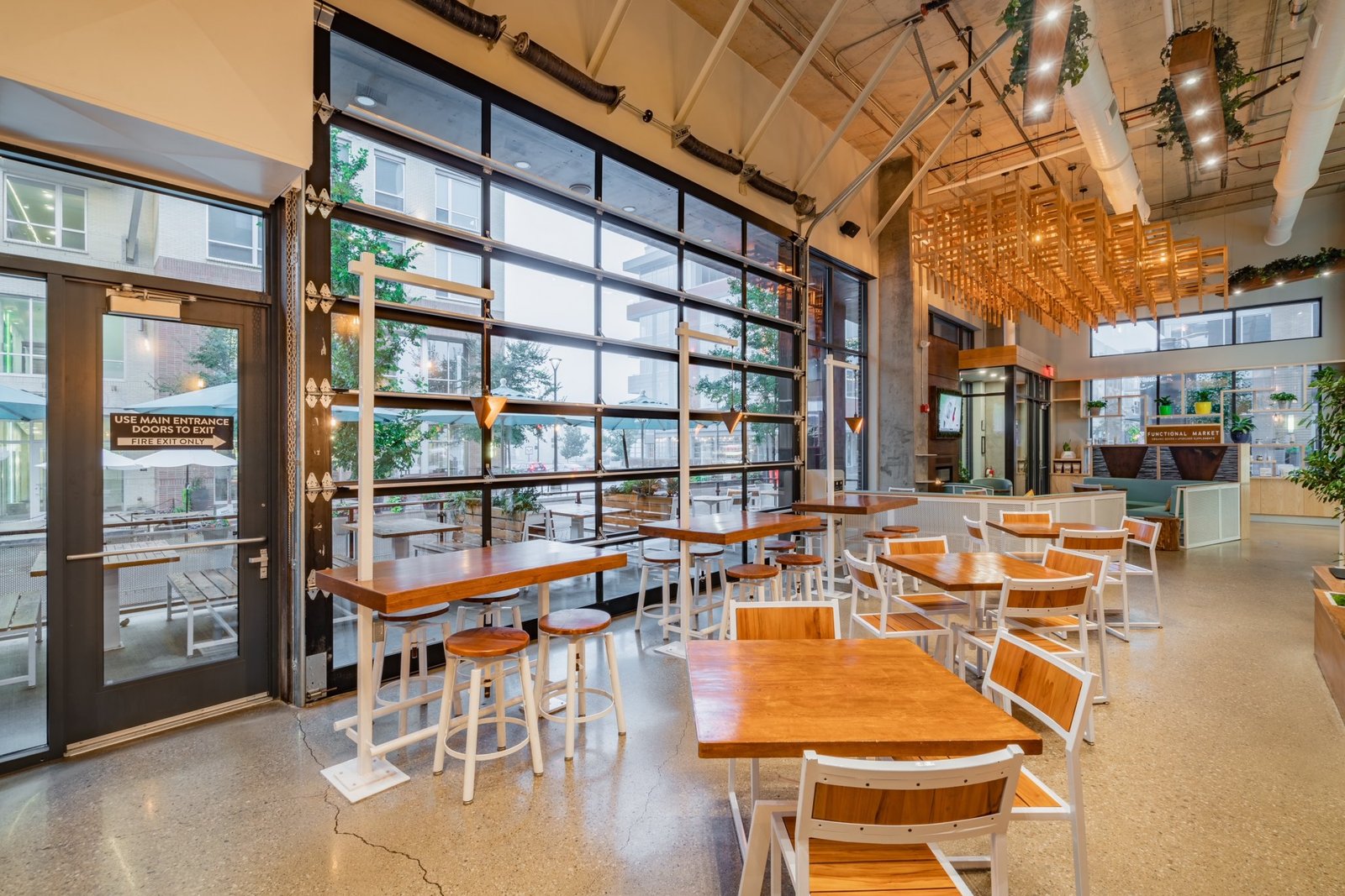 REBOL 哥伦布咖啡馆 / 餐厅