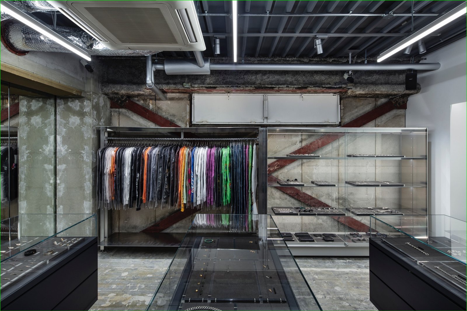 RINKAN store by Kenta Nagai Studio