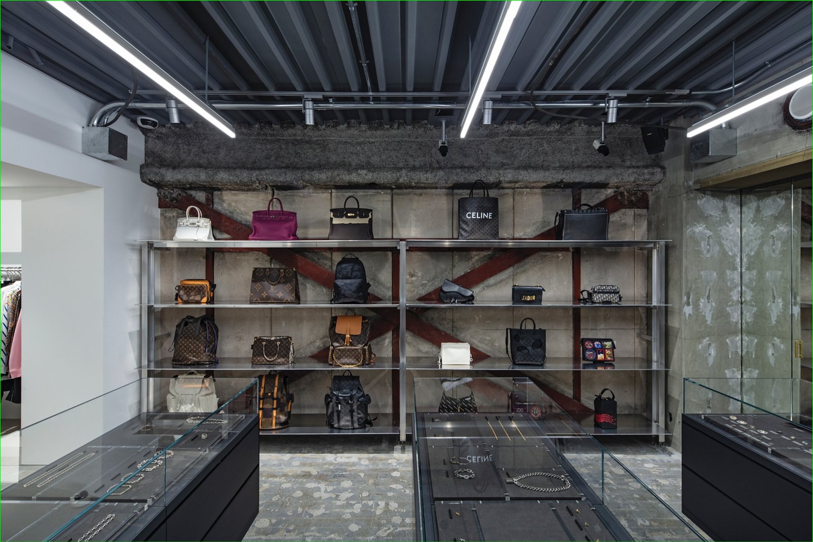 RINKAN store by Kenta Nagai Studio