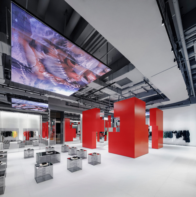 Domani 的 ROARINGWILD 商店