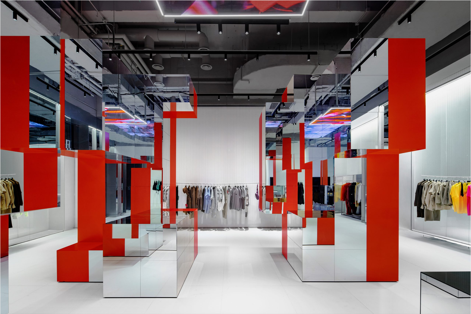 Domani 的 ROARINGWILD 商店