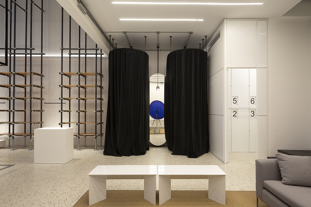 Pirca Arquitectura 设计的 ROOM 商店