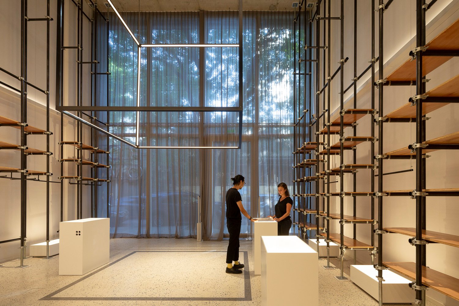 Pirca Arquitectura 设计的 ROOM 商店