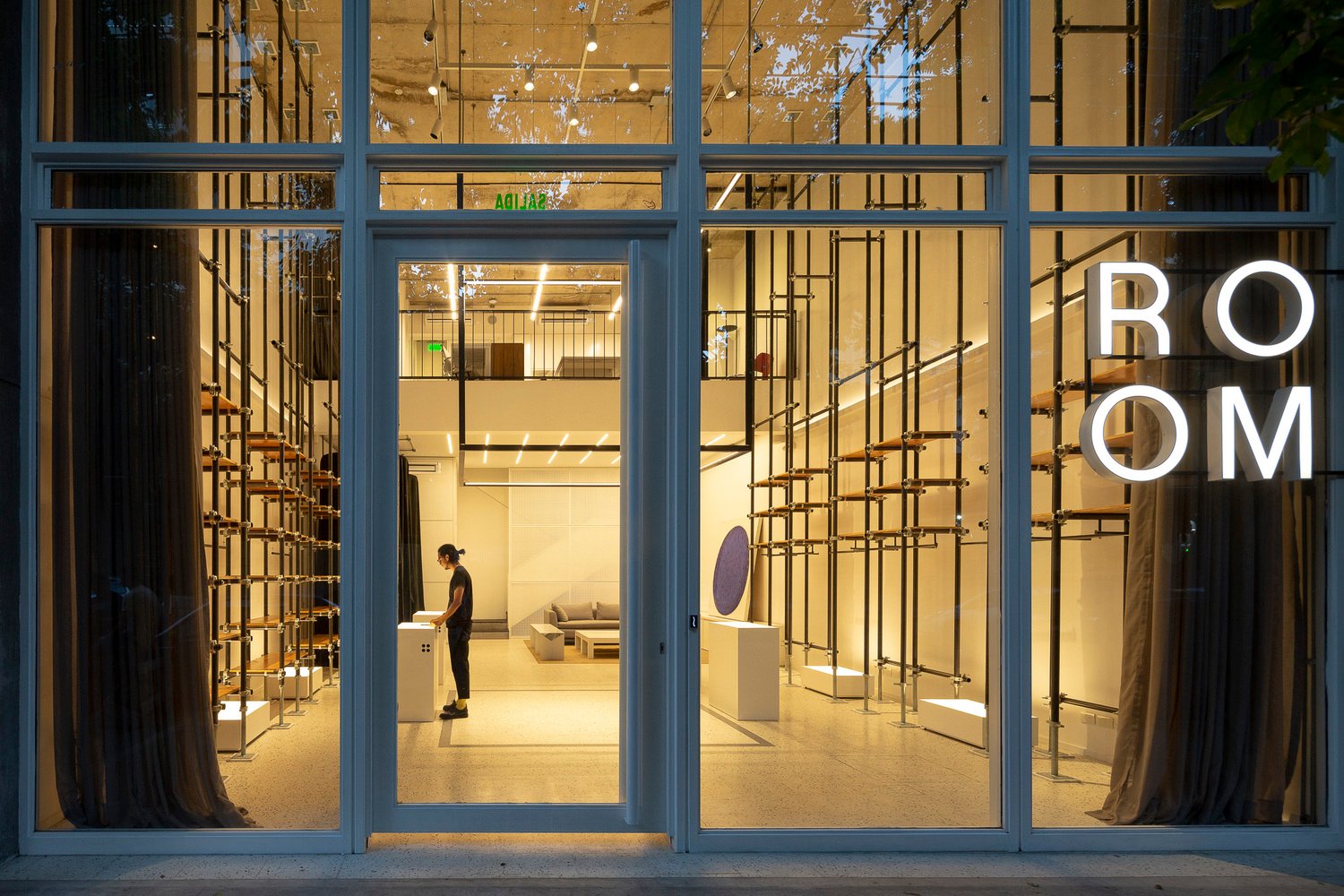 Pirca Arquitectura 设计的 ROOM 商店