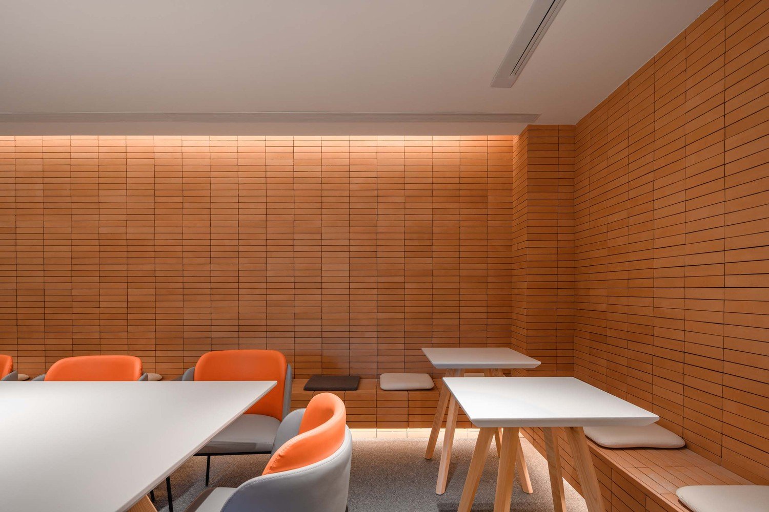 RU 咖啡厅由 BE Design 设计